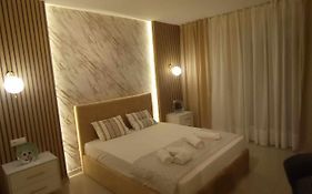 Demmy'S Luxury Apartment